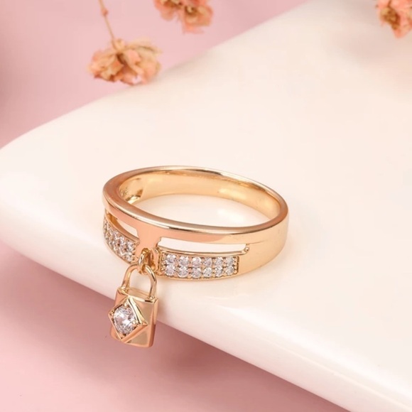 NEW Rose Gold Zircon Lock Ring - Picture 6 of 11